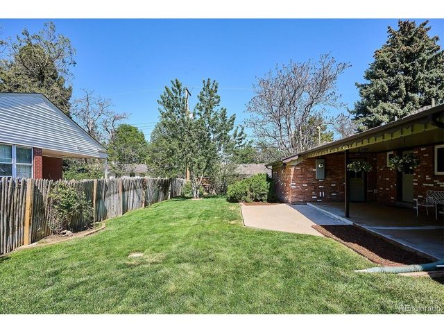 385 Oakland St, Aurora, CO 80010