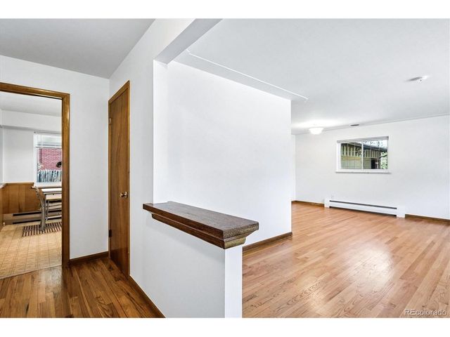 385 Oakland St, Aurora, CO 80010