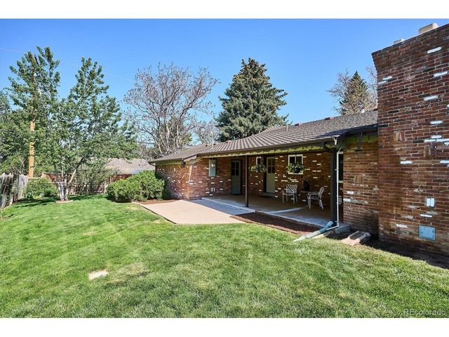 385 Oakland St, Aurora, CO 80010