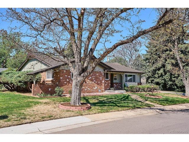 385 Oakland St, Aurora, CO 80010