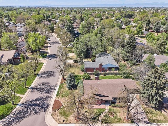 385 Oakland St, Aurora, CO 80010