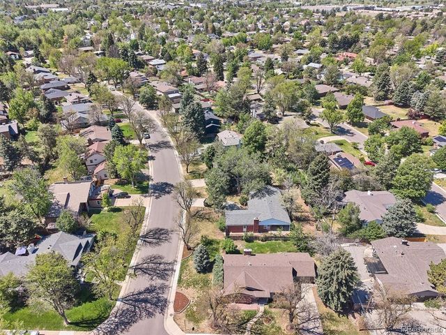 385 Oakland St, Aurora, CO 80010