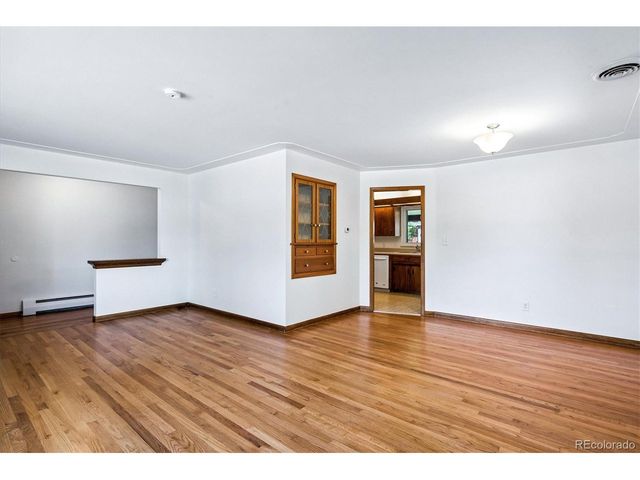 385 Oakland St, Aurora, CO 80010