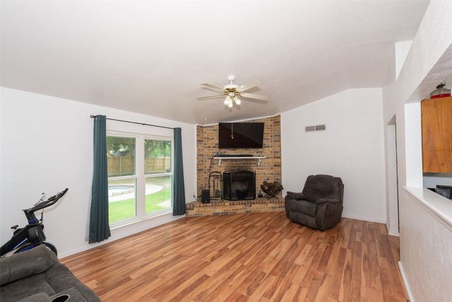 6700 Sunnybank Drive, Fort Worth, TX 76137
