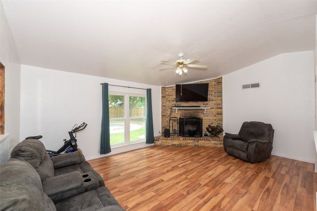 6700 Sunnybank Drive, Fort Worth, TX 76137