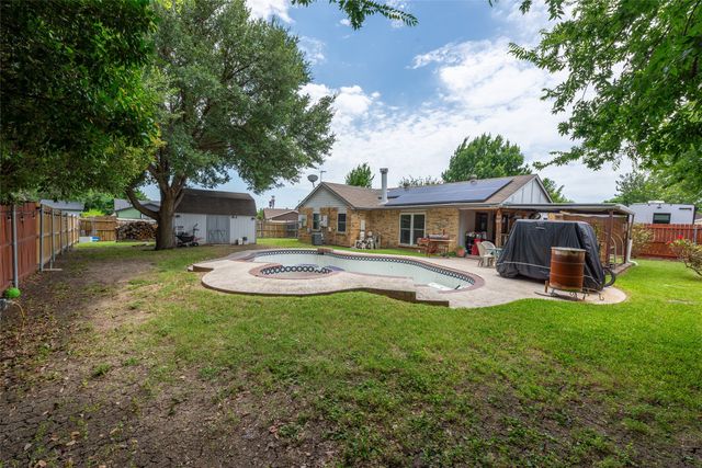 6700 Sunnybank Drive, Fort Worth, TX 76137