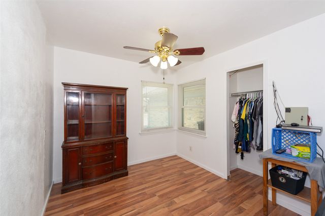 6700 Sunnybank Drive, Fort Worth, TX 76137