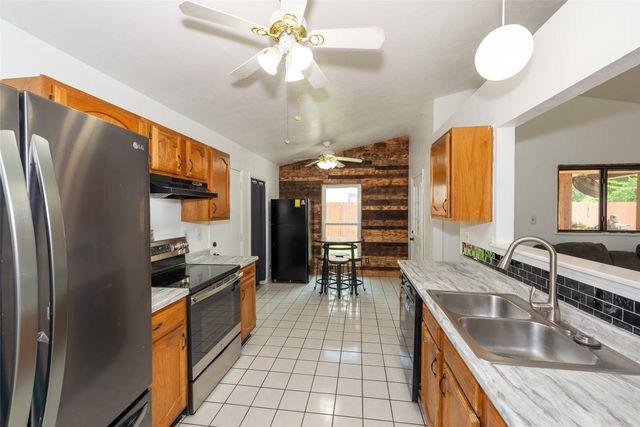 6700 Sunnybank Drive, Fort Worth, TX 76137