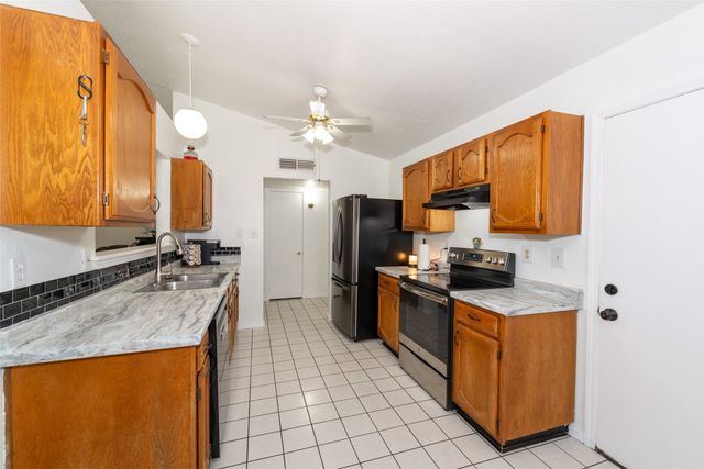 6700 Sunnybank Drive, Fort Worth, TX 76137