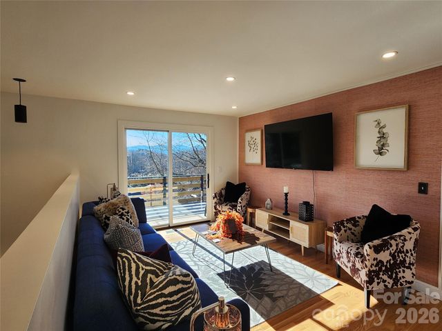 113 Hillside Street, Canton, NC 28716