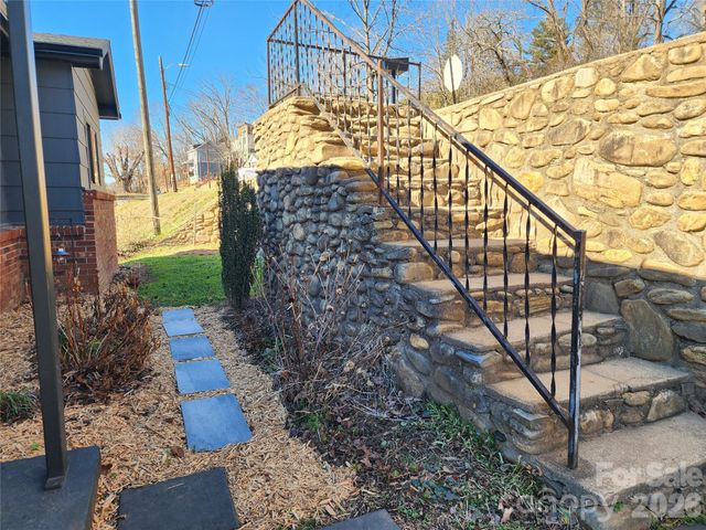 113 Hillside Street, Canton, NC 28716