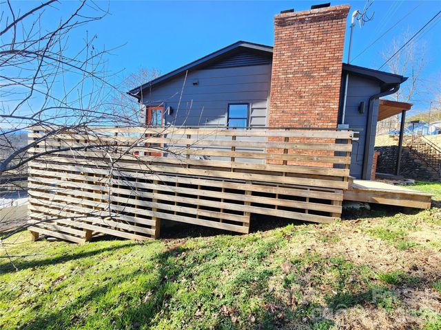 113 Hillside Street, Canton, NC 28716