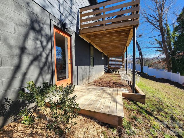 113 Hillside Street, Canton, NC 28716