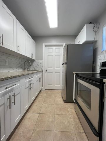 3265 E Palm Drive, Boynton Beach, FL 33435