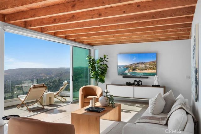 1119 Katella Street, Laguna Beach, CA 92651