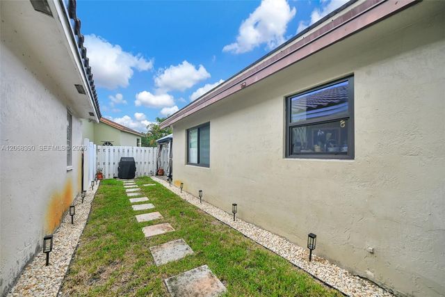 17640 SW 4th Court, Pembroke Pines, FL 33029