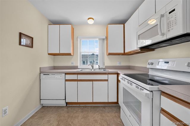 54726 Monarch Drive, Utica, MI 48316