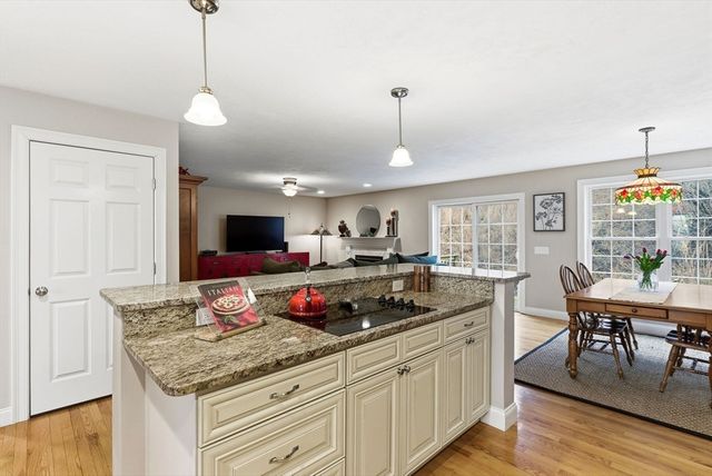 28 Cortland Way, Grafton, MA 01519