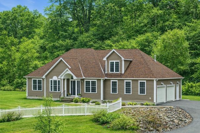28 Cortland Way, Grafton, MA 01519