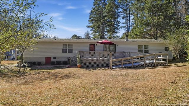 716 Pinecrest Street, Carthage, NC 28327
