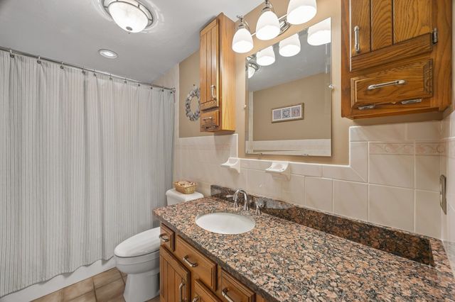 9 Cranbrook Rd, Shrewsbury, MA 01545