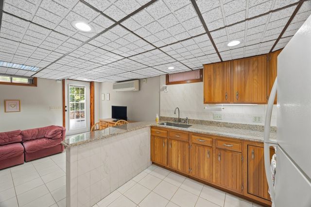 9 Cranbrook Rd, Shrewsbury, MA 01545