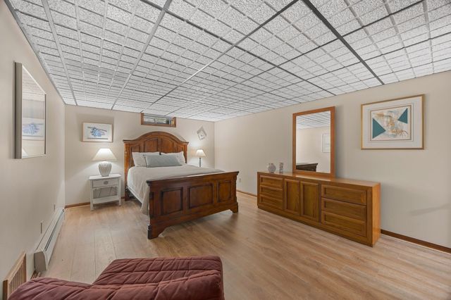 9 Cranbrook Rd, Shrewsbury, MA 01545