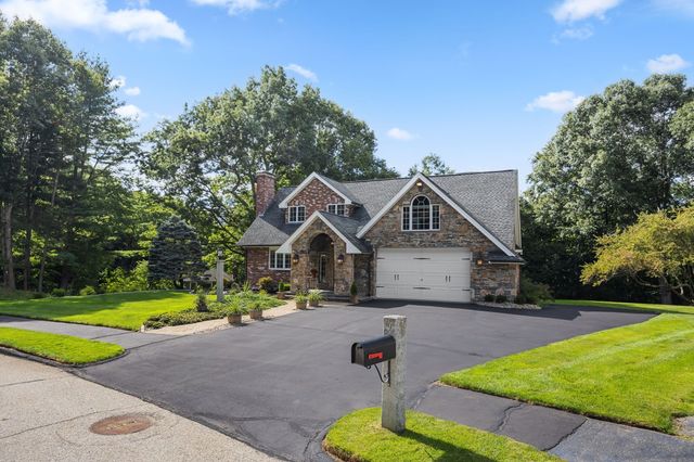 9 Cranbrook Rd, Shrewsbury, MA 01545