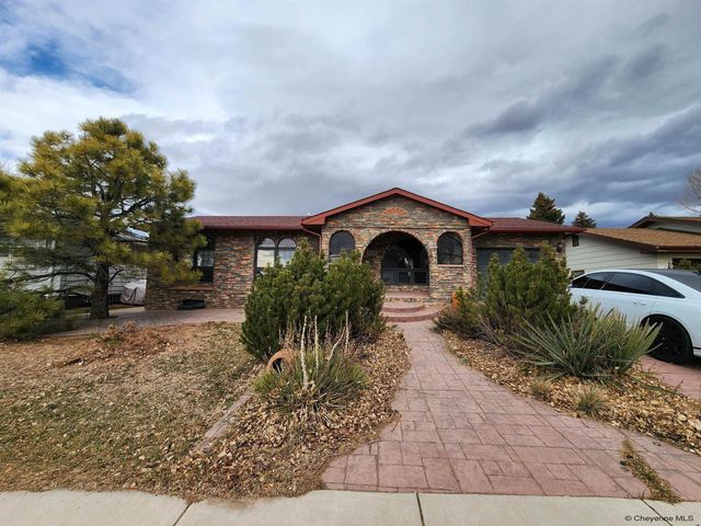 1003 W HILL RD, Laramie, WY 82072