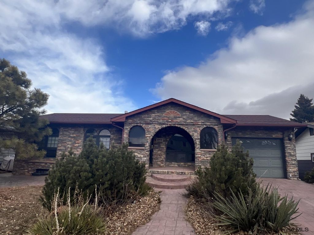 1003 W HILL RD, Laramie, WY 82072