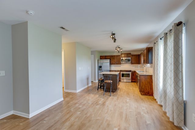 4017 Cadence Dr, Spring Hill, TN 37174