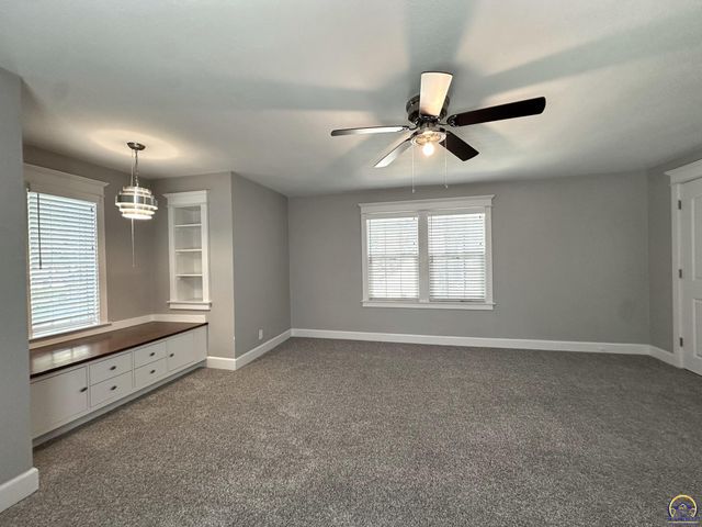 1520 SW Oakley AVE, Topeka, KS 66604