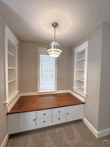 1520 SW Oakley AVE, Topeka, KS 66604