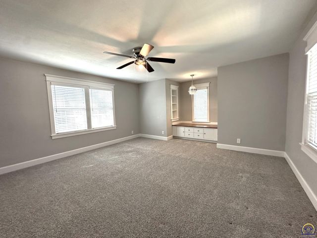 1520 SW Oakley AVE, Topeka, KS 66604