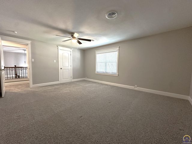 1520 SW Oakley AVE, Topeka, KS 66604