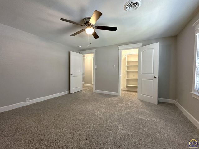 1520 SW Oakley AVE, Topeka, KS 66604