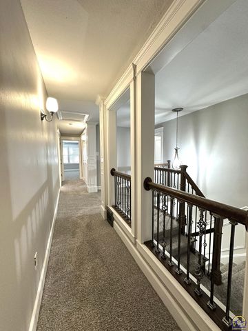 1520 SW Oakley AVE, Topeka, KS 66604