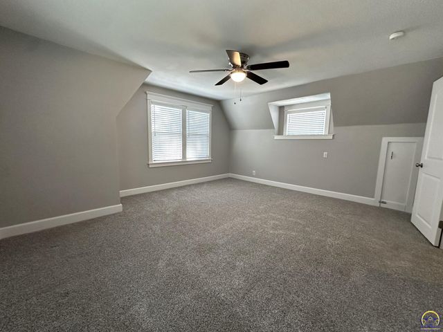 1520 SW Oakley AVE, Topeka, KS 66604