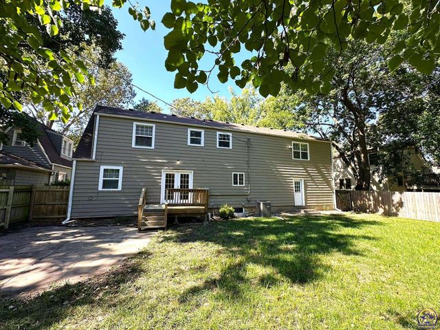 1520 SW Oakley AVE, Topeka, KS 66604