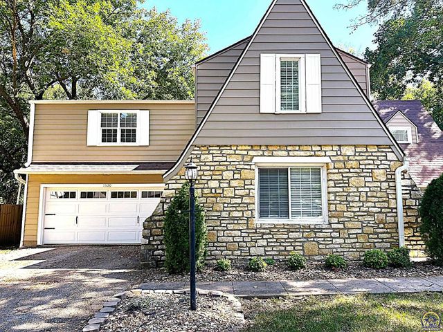 1520 SW Oakley AVE, Topeka, KS 66604