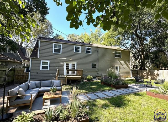 1520 SW Oakley AVE, Topeka, KS 66604