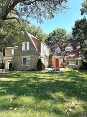 1520 SW Oakley AVE, Topeka, KS 66604