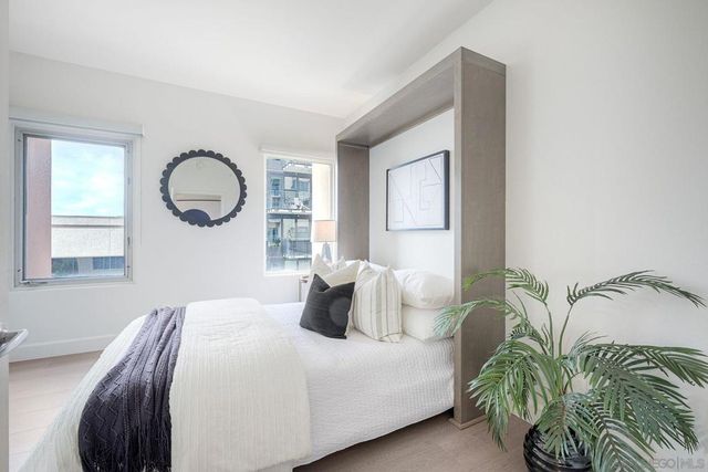 3060 6th Ave 19, San Diego, CA 92103