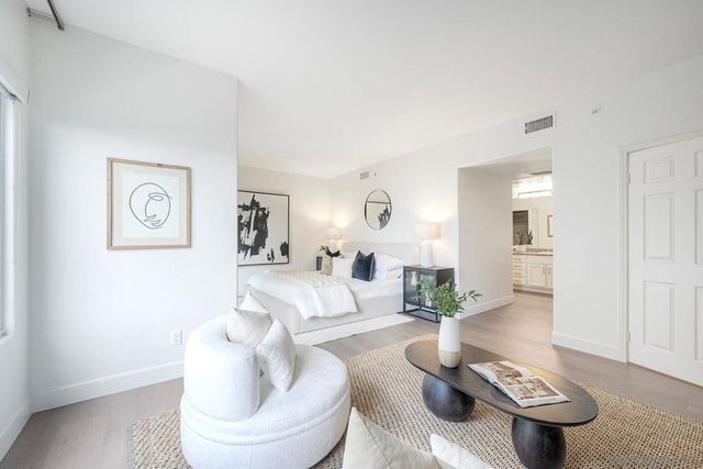 3060 6th Ave 19, San Diego, CA 92103