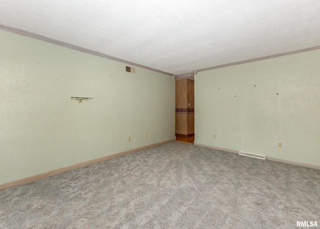 1417 2ND Avenue, Camanche, IA 52730