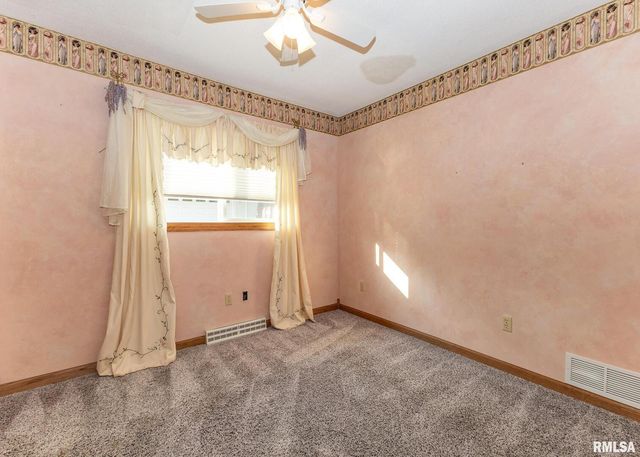 1417 2ND Avenue, Camanche, IA 52730