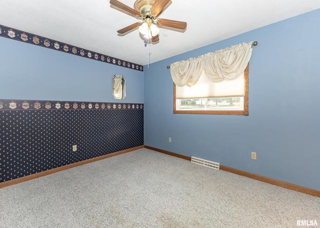 1417 2ND Avenue, Camanche, IA 52730