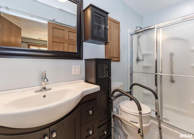 1417 2ND Avenue, Camanche, IA 52730