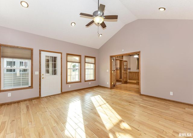 1417 2ND Avenue, Camanche, IA 52730