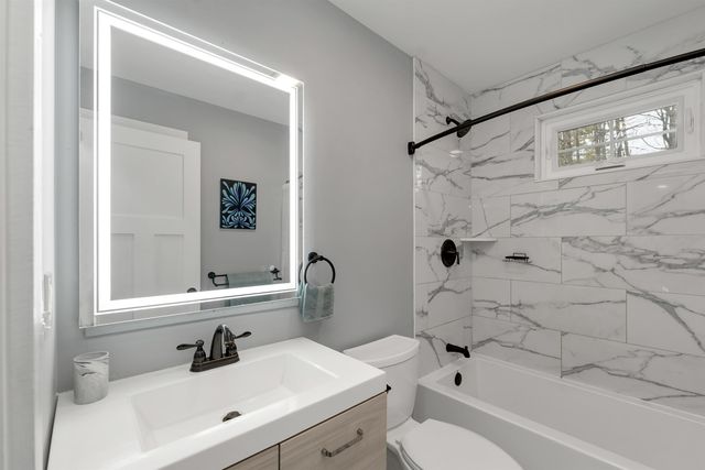 12 Winchester Lane, Tuftonboro, NH 03850